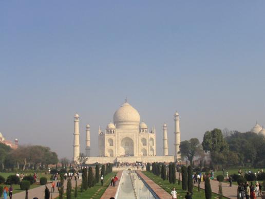 Agra/Indien: Das Taj Mahal - für mich das schönste Gebäude der Welt. Der Großmogul Shah Jahan ließ es in Gedenken an seine im Jahre 1631 verstorbene Hauptfrau Mumtaz Mahal (Arjumand Bano Begum) erbauen.